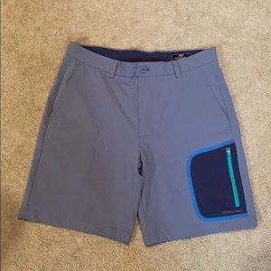 Vineyard Vines shorts ( Performance Breaker )